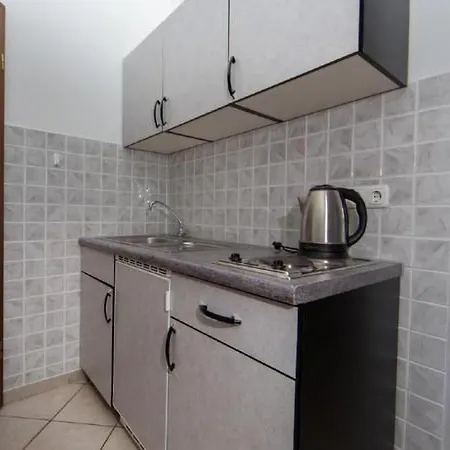 Apartment In Pjescana Mit Gemeinschaftlichem Pool By Interhome Pula