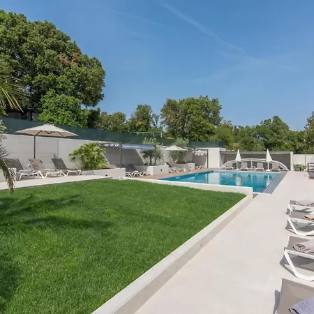 Apartment In Pjescana Mit Gemeinschaftlichem Pool By Interhome Pula