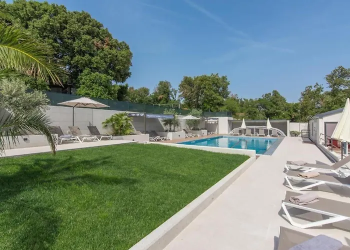 Lejlighed In Pjescana Mit Gemeinschaftlichem Pool By Interhome Pula