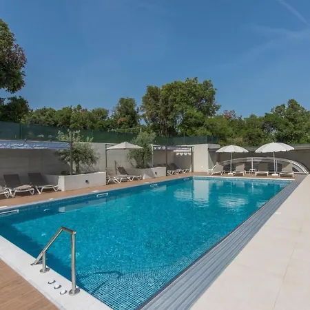 In Pjescana Mit Gemeinschaftlichem Pool By Interhome