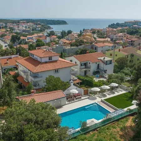 In Pjescana Mit Gemeinschaftlichem Pool By Interhome Apartman Pula